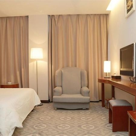 Aden Hotel Сямън Екстериор снимка