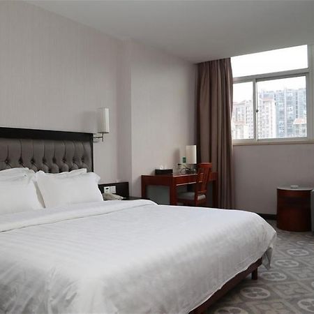 Aden Hotel Сямън Екстериор снимка