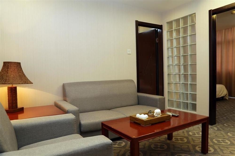 Aden Hotel Сямън Екстериор снимка