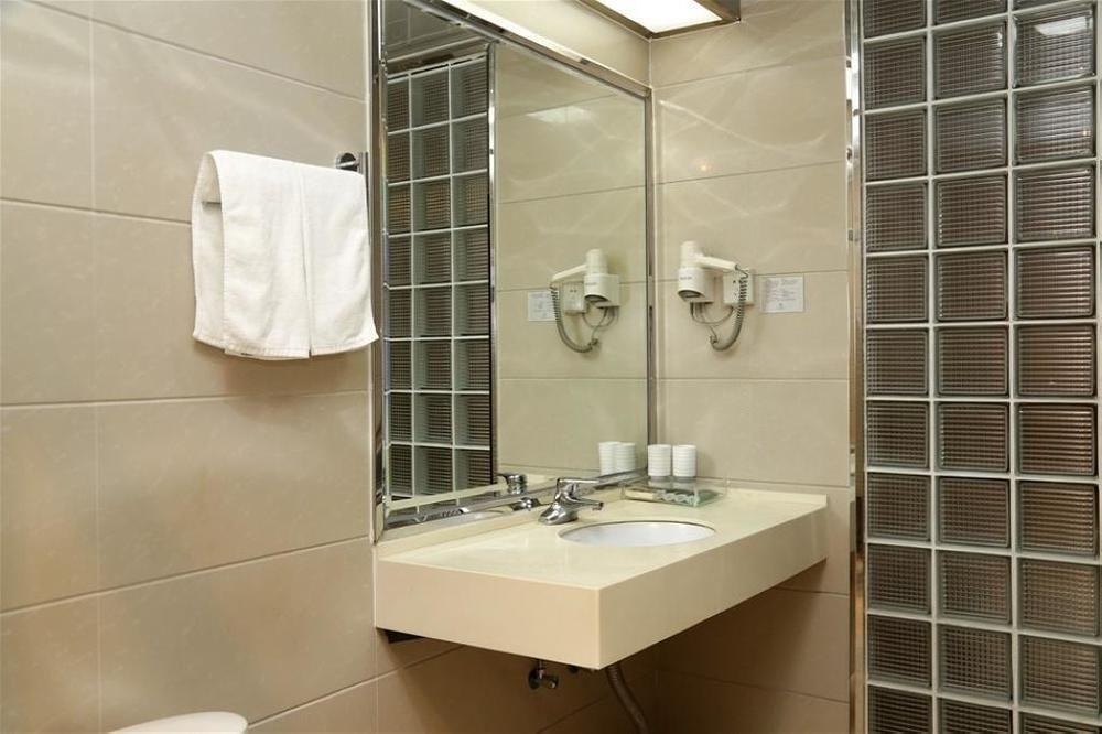 Aden Hotel Сямън Екстериор снимка