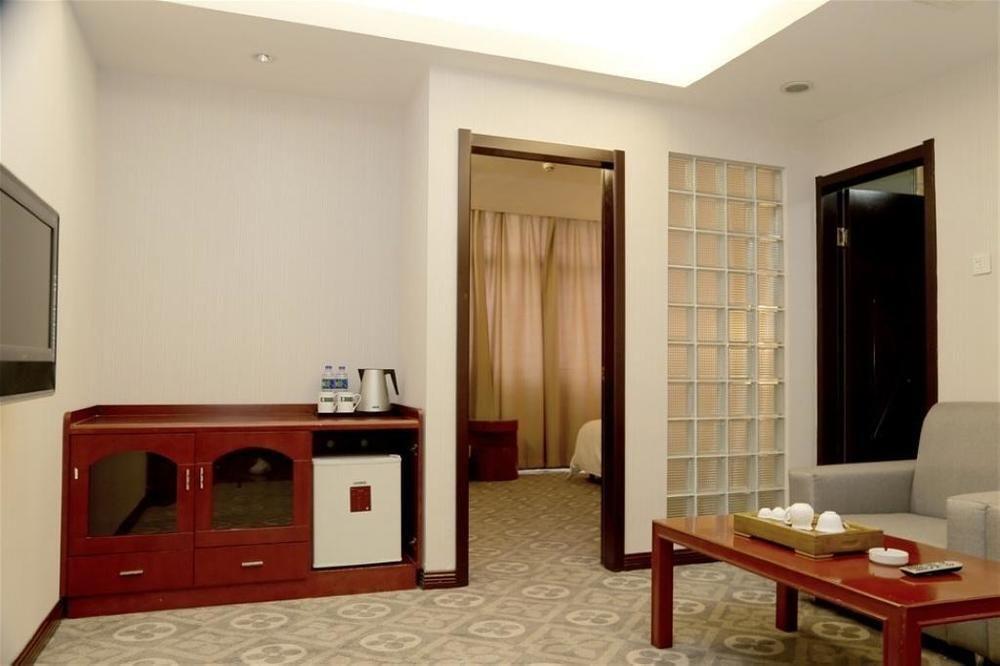 Aden Hotel Сямън Екстериор снимка