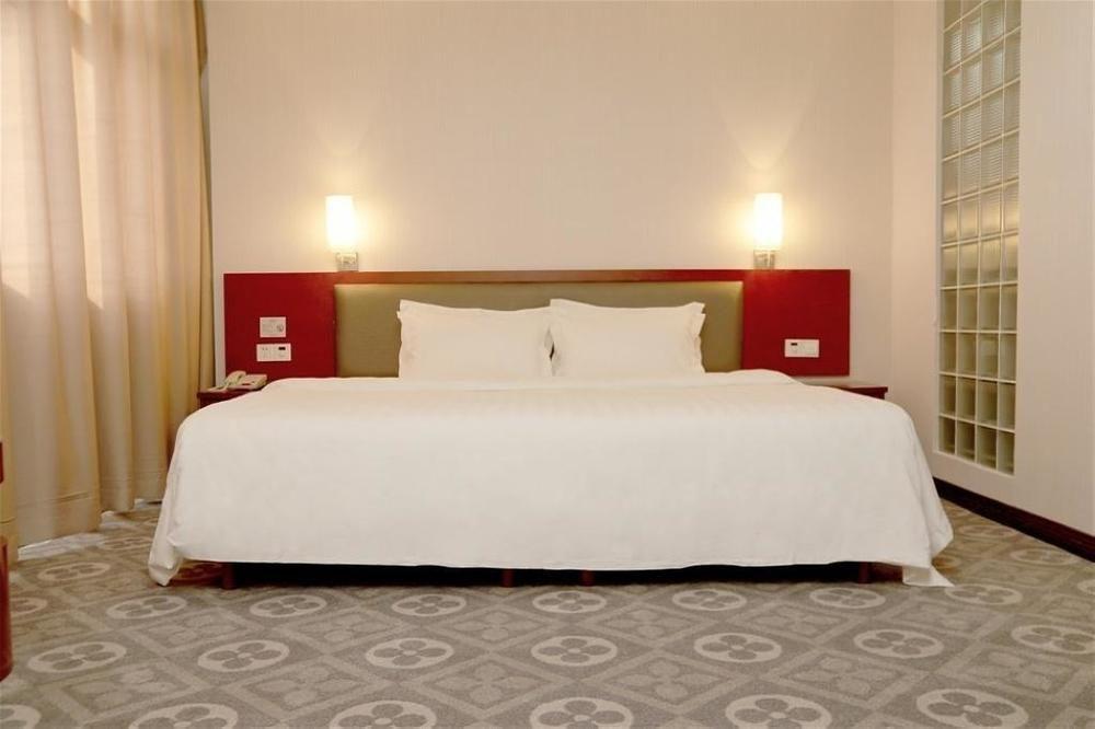 Aden Hotel Сямън Екстериор снимка